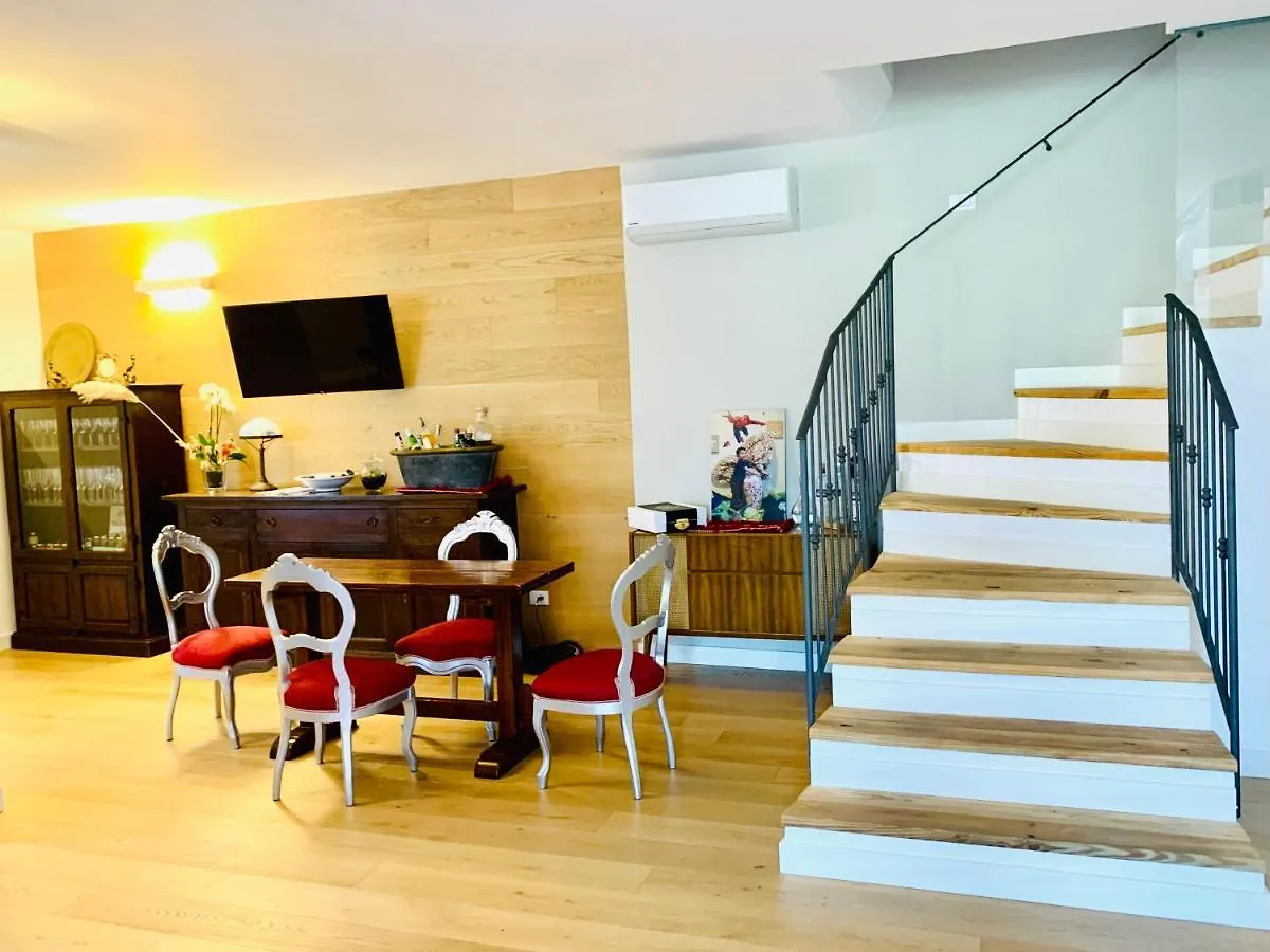 Bed and Breakfast Le Stanze Del Brigante Genua 0*,