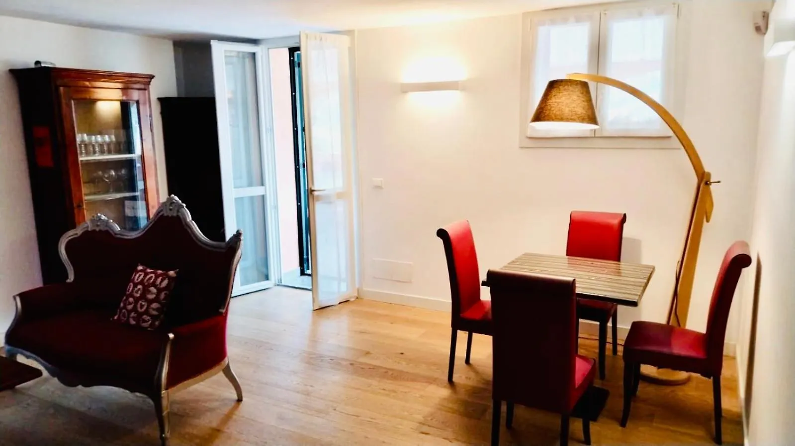 Le Stanze Del Brigante Bed & Breakfast Genoa